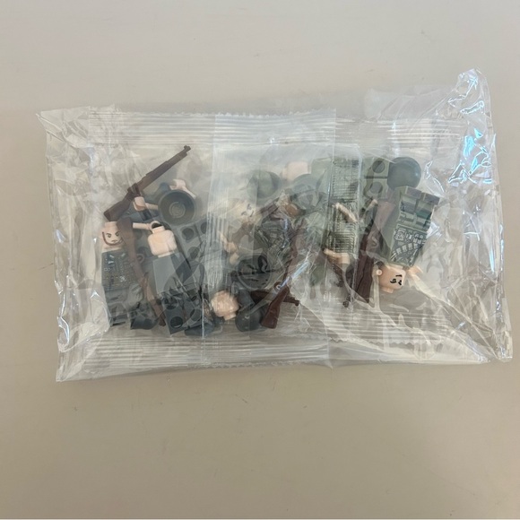 8 Piece WW2 Military Figure USA American German Lego Compatible Minifig - Picture 5 of 7